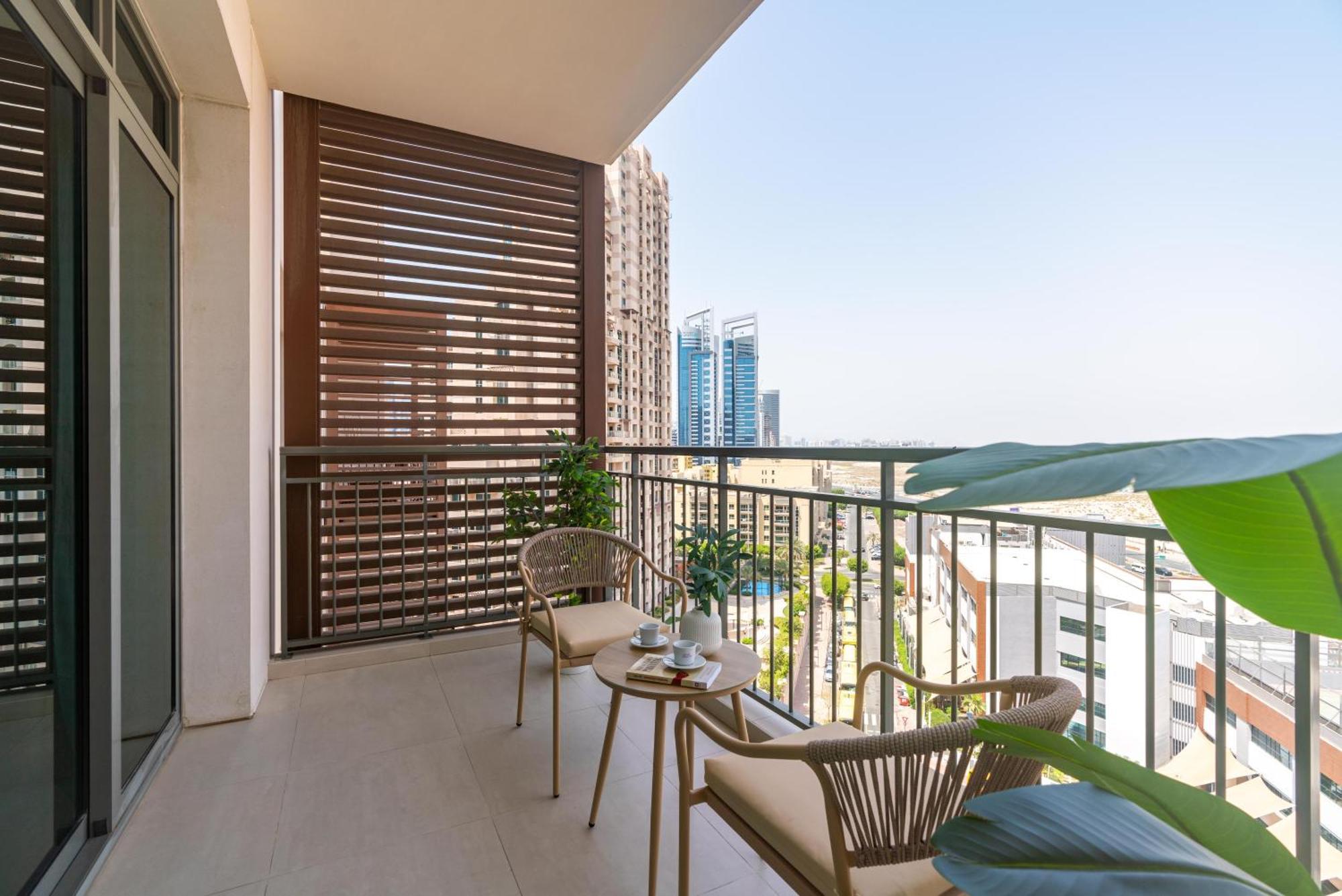 Oasis In - Expat Preferred Community - The Greens - The Views - Perfect For Business And Pleasure - Close To Metro - Park, Lakes And Jogging 1 Min Walk Away - Yoga Classes By The - 4 People - Big Balcony - 3 Min Drive To Sheikh Zayed Appartement